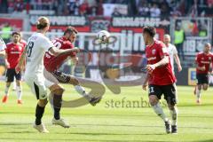 2. Bundesliga - Fußball - FC Ingolstadt 04 - SV Sandhausen - Dennis Diekmeier (18 SV) Christian Träsch (28, FCI) Darío Lezcano (11, FCI)