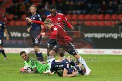 2. Bundesliga - FC Ingolstadt 04 - 1. FC Union Berlin - Torwart Mesenhöler Daniel (Union 1) war schneller, Thomas Pledl (30, FCI) und Osayamen Osawe (14, FCI) kommen zu spät