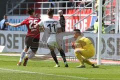 2. BL - Saison 2018/2019 - FC Ingolstadt 04 - SV Sandhausen - Kotzke Jonathan (#25 FCI) - Marcel Schuhen Torwart (#1 Sandhausen) - Foto: Meyer Jürgen