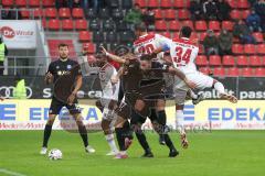 2. Bundesliga - FC Ingolstadt 04 - MSV Duisburg - Eckball Ecke Osayamen Osawe (14, FCI) Stefan Kutschke (20, FCI) Marvin Matip (34, FCI)