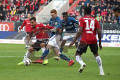 2. Bundesliga - FC Ingolstadt 04 - Hamburger SV - Tumult vor dem HSV Tor, Darío Lezcano (11, FCI) Bates, David (5 HSV) Osayamen Osawe (14, FCI)