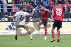 2. Bundesliga - Fußball - FC Ingolstadt 04 - FC Erzgebirge Aue - Dennis Kempe (Aue 15) Thomas Pledl (30, FCI) schießt Thorsten Röcher (29 FCI)