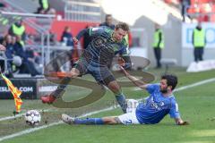 2. Bundesliga - FC Ingolstadt 04 - VfL Bochum - Zweikampf, Konstantin Kerschbaumer (7, FCI) gegen Hoogland, Tim (VfL 2)