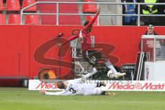 2. BL - Saison 2018/2019 - FC Ingolstadt 04 - DSC Arminia Bielefeld - Osayamen Osawe (#14 FCI) - Brian Behrendt (#3 Bielefeld) - Foto: Meyer Jürgen