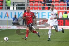 2. BL - Saison 2018/2019 - FC Ingolstadt 04 - Holstein Kiel - Sonny Kittel (#10 FCI) Dominik Schmidt (#3 Kiel) - Foto: Meyer Jürgen