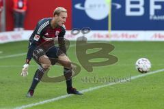 2. BL - Saison 2018/2019 - FC Ingolstadt 04 - SC Paderborn 07 - Marco Knaller Torwart (#16 FCI) konzentriert auf den ankommenden Ball - Foto: Meyer Jürgen