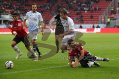 2. Bundesliga - FC Ingolstadt 04 - DSC Arminia Bielefeld - Almog Cohen (8, FCI) wird von Patrick Weihrauch (7 Bielefeld) gefoult. Paulo Otavio (6, FCI) Manuel Prietl (19 Bielefeld)