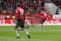 2. Bundesliga - FC Ingolstadt 04 - SV Darmstadt 98 - Sonny Kittel (10, FCI) Freistoß Tor 1:0 Jubel,