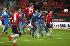 2. Bundesliga - Fußball - FC Ingolstadt 04 - 1. FC Magdeburg - Ecke Kopfball Tobias Schröck (21, FCI) Marcel Costly (9 Magdeburg) Darío Lezcano (11, FCI)