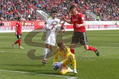 2. BL - Saison 2018/2019 - FC Ingolstadt 04 - Holstein Kiel - Stefan Kutschke (#20 FCI) kommt einen Schritt zu spät - Dominik Reimann Torwart (#35 Kiel) - Foto: Meyer Jürgen