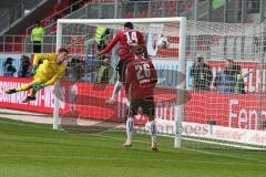 2. BL - Saison 2018/2019 - FC Ingolstadt 04 - DSC Arminia Bielefeld - Torchance für Osayamen Osawe (#14 FCI) - Phil Neumann (#26 FCI) - Philipp Klewin Torwart (#25 Bielefeld) - Foto: Meyer Jürgen