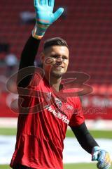 2. Bundesliga - Fußball - FC Ingolstadt 04 - SV Sandhausen - Torwart Fabijan Buntic (24, FCI) winkt den Zuschauern