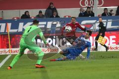 2. Bundesliga - Fußball - FC Ingolstadt 04 - 1. FC Magdeburg - Thomas Pledl (30, FCI) Christian Beck (11 Magdeburg) Torwart Giori Loria (1 Magdeburg)