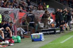 2. Bundesliga - Fußball - FC Ingolstadt 04 - FC St. Pauli - Spiel ist aus, Cheftrainer Stefan Leitl (FCI) steht auf und geht in die Kabine