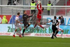 2. BL - Saison 2018/2019 - FC Ingolstadt 04 - MSV Duisburg - Philipp Heerwagen (#1 FCI) - Yanni Regäsel (#23 Duisburg) - Foto: Meyer Jürgen