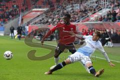 2. Bundesliga - FC Ingolstadt 04 - DSC Arminia Bielefeld - Zweikampf Osayamen Osawe (14, FCI) Brian Behrendt (3 Bielefeld)