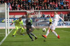 2. Bundesliga - FC Ingolstadt 04 - 1. FC Köln - Sonny Kittel (10, FCI) Torwart Timo Horn (1 Köln) Czichos, Rafael (5 Köln) Flanke