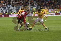 2. Bundesliga - Fußball - FC Ingolstadt 04 - Dynamo Dresden - Phil Neumann (#26 FCI) und Sören Gonther (#26 Dresden)