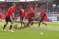 2. BL - Saison 2018/2019 - FC Ingolstadt 04 - Holstein Kiel - Die Spieler beim Warm machen - Foto: Meyer Jürgen