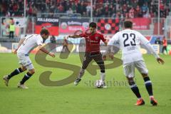 2. Bundesliga - FC Ingolstadt 04 - DSC Arminia Bielefeld - Patrick Weihrauch (7 Bielefeld) Almog Cohen (8, FCI) Jonathan Clauss