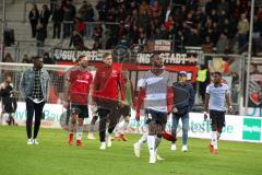 2. Bundesliga - FC Ingolstadt 04 - 1. FC Union Berlin - Spiel ist aus, 1:2 Niederlage, das Team geht vom Platz, hängende Köpfe, Osayamen Osawe (14, FCI) Benedikt Gimber (5, FCI)