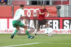 2. Bundesliga, 2. Spieltag, Fußball, FC Ingolstadt 04 - SpVgg Greuther Fürth, Mario Maloca (22 Fürth) Konstantin Kerschbaumer (7, FCI)