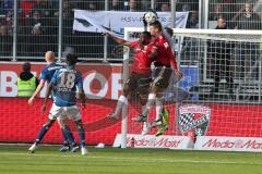 Regionalliga Bayern - Saison 2018/2019 - FC Ingolstadt 04 II - Hamburger SV - Osayamen Osawe (#14 FCI) - Stefan Kutschke (#20 FCI) - Pollersbeck Julian (#1 Hamburg) - Foto: Meyer Jürgen