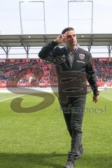 2. BL - Saison 2018/2019 - FC Ingolstadt 04 - Holstein Kiel - Tomas Oral (Cheftrainer FCI) - winkt - servus - grüßt - Foto: Meyer Jürgen