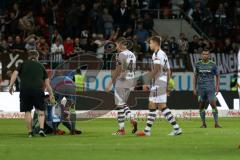 2. Bundesliga - Fußball - FC Ingolstadt 04 - FC St. Pauli - Spiel ist aus 0:1 Niederlage, hängende Köpfe rechts Marvin Matip (34, FCI)