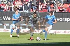 2. Bundesliga - FC Ingolstadt 04 - VfL Bochum - Paulo Otavio (6, FCI) Celozzi, Stefano (VfL 21)