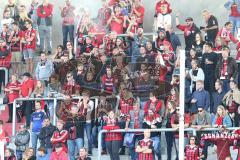 2. Bundesliga - FC Ingolstadt 04 - SC Paderborn 07 - Niederlage 1:2, Spiel ist aus, hängende Köpfe bei Ingolstadt, Fans beschimpfen die Spieler