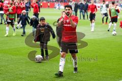 2. BL - Saison 2018/2019 - FC Ingolstadt 04 - Darmstadt 98 - Almog Cohen (#8 FCI) bedankt sich bei den Fans - Foto: Meyer Jürgen