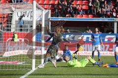 2. Bundesliga - FC Ingolstadt 04 - VfL Bochum - Tor Jubel Sonny Kittel (10, FCI) gegen Torwart Riemann, Manuel (VfL 1) am Boden, 1:0