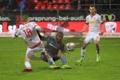 2. Bundesliga - FC Ingolstadt 04 - SSV Jahn Regensburg - Charlison Benschop (35 FCI) Marc Lais (18 Jahn) Zweikampf