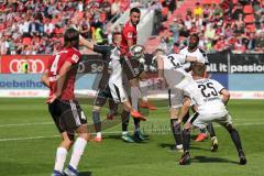 2. Bundesliga - Fußball - FC Ingolstadt 04 - SV Sandhausen - Ecke Kopfball Fatih Kaya (36, FCI) Torwart Philipp Tschauner (41, FCI) Felix Müller (SV 25)