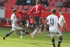 2. BL - Saison 2018/2019 - FC Ingolstadt 04 - DSC Arminia Bielefeld - Paulo Otavio (#6 FCI) schiesst auf das Tor - Konstantin Kerschbaumer (#7 FCI) - Foto: Meyer Jürgen