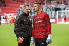 2. Bundesliga - FC Ingolstadt 04 - SSV Jahn Regensburg - Torwarttrainer Carsten Nulle (FCI) und Torwart Fabijan Buntic (24, FCI) vor dem Spiel