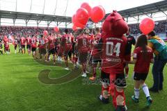 2. Bundesliga - FC Ingolstadt 04 - SC Paderborn 07 - Einmarsch Einlauf Schanzengeber stehen Spalier