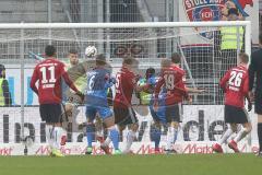 2. Bundesliga - FC Ingolstadt 04 - 1. FC Heidenheim - Torwart Fabijan Buntic (24, FCI) kann den Ball abwenden