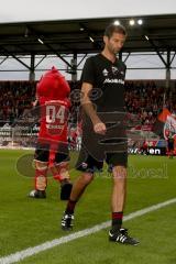 2. BL - Saison 2018/2019 - FC Ingolstadt 04 - FC St. Pauli - Andre Mijatovic (Co-Trainer FCI)) verlässt das Spielfeld nach dem warm machen - Foto: Meyer Jürgen