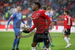 2. Bundesliga - FC Ingolstadt 04 - 1. FC Heidenheim - Frederic Ananou (2, FCI) trägt den Ball