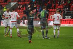 2. Bundesliga - FC Ingolstadt 04 - SSV Jahn Regensburg - Almog Cohen (8, FCI) fordert die Fans auf, Stimmung