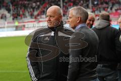2. Bundesliga - FC Ingolstadt 04 - MSV Duisburg - Vorsitzender des Vorstandes Peter Jackwerth (FCI) mit Geschäftsführer Harald Gärtner (FCI) vor dem Spiel im Gespräch