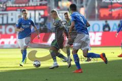 2. Bundesliga - FC Ingolstadt 04 - VfL Bochum - mitte Sonny Kittel (10, FCI) versucht sich durch die Abwehr zu kämpfen. Rechts Losilla, Anthony (VfL 8) und links Sebastian Maier (VfL 7)