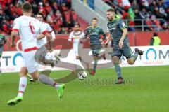 2. Bundesliga - FC Ingolstadt 04 - SSV Jahn Regensburg - Robert Leipertz (13, FCI) läuft und passt zu Sonny Kittel (10, FCI)