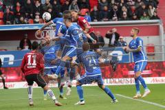 2. Bundesliga - FC Ingolstadt 04 - SV Darmstadt 98 - oben Björn Paulsen (4, FCI) köpft zu Darío Lezcano (11, FCI) danach Tor 2:0