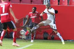 2. BL - Saison 2018/2019 - FC Ingolstadt 04 - SC Paderborn 07 - Osayamen Osawe (#14 FCI) - Klaus Gjasula (#8 Paderborn) - Foto: Meyer Jürgen