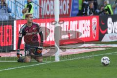 2. BL - Saison 2018/2019 - FC Ingolstadt 04 - SC Paderborn 07 - Marco Knaller Torwart (#16 FCI) kommt nicht an den Ball - Führungstreffer zum 0:1 per Freistoss jubel  - Foto: Meyer Jürgen