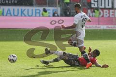 2. BL - Saison 2018/2019 - FC Ingolstadt 04 - DSC Arminia Bielefeld - Frederic Ananou (#2 FCI) - Keanu Staude (#32 Bielefeld) -  - Foto: Meyer Jürgen