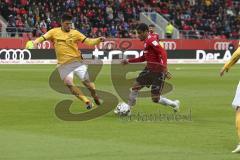 2. Bundesliga - Fußball - FC Ingolstadt 04 - Dynamo Dresden - Jannis Nikolaou (#4 Dresden)  und Paulo Otavio (#6 FCI)